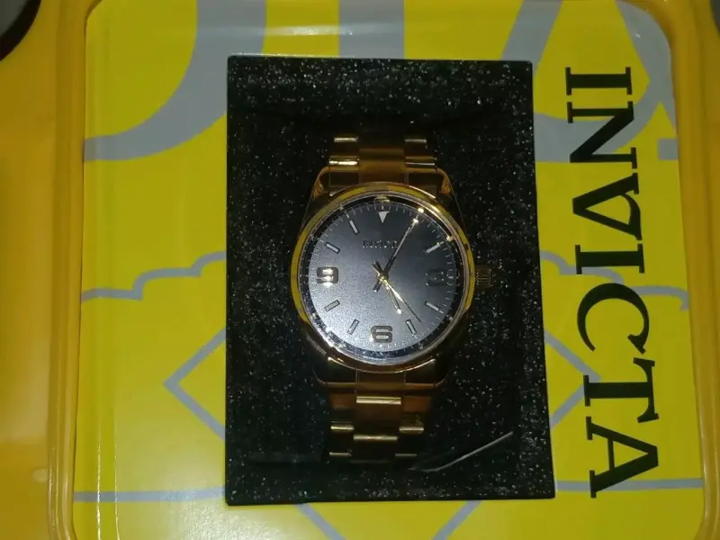 Reloj Invicta dorado con estuche original - 3