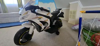 Moto eléctrica infantil blanca ZX-10R - miniatura 1