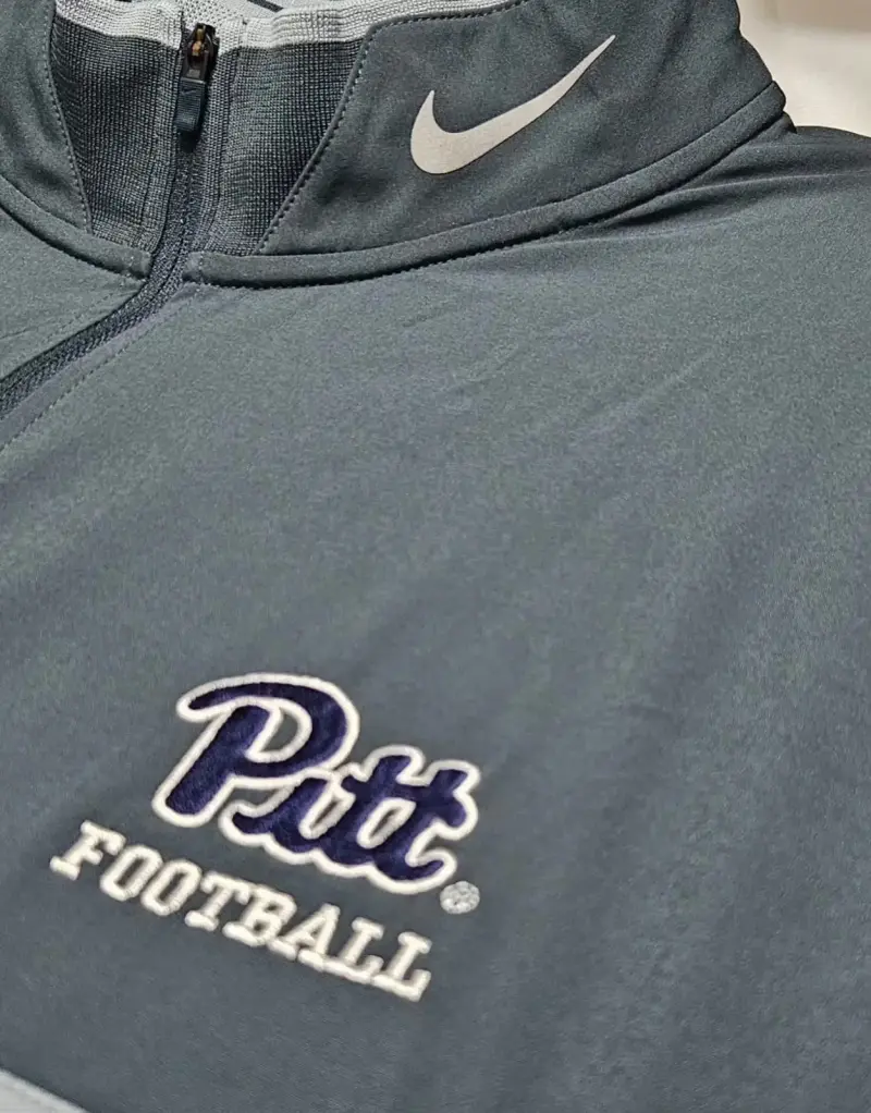 Polerón deportivo Nike Pitt Football gris y negro - 3