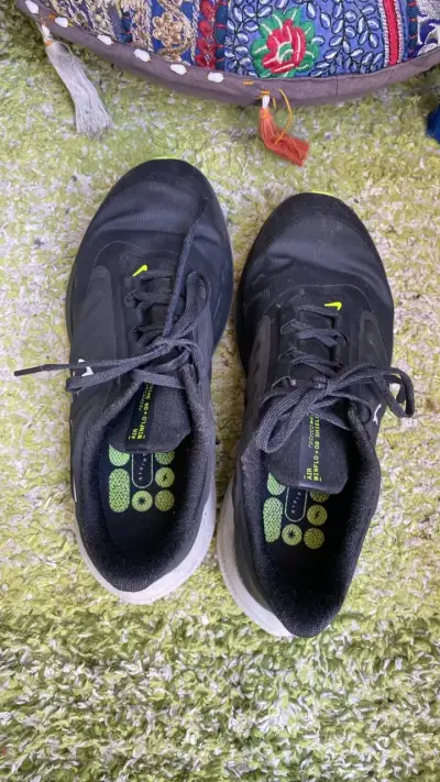 Zapatillas deportivas negras Nike para hombre - miniatura 1