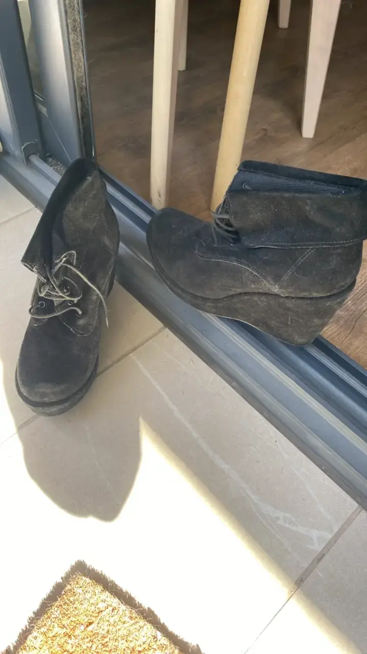 Botines de gamuza negros con plataforma