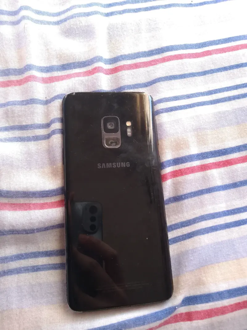 Samsung Galaxy S9 64 gb - 3