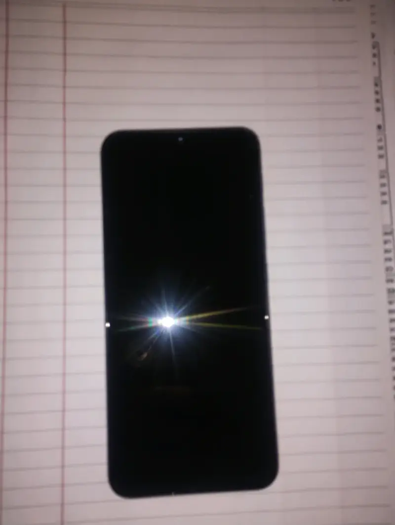 Smartphone Motorola con triple cámara y pantalla grande - 2
