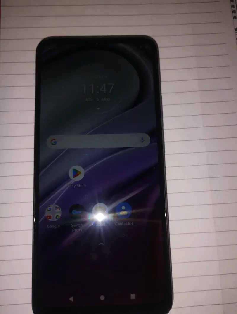 Smartphone Motorola con triple cámara y pantalla grande - 3