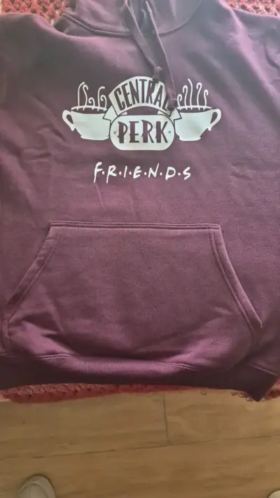 Polerón Central Perk Friends burdeos - miniatura 4