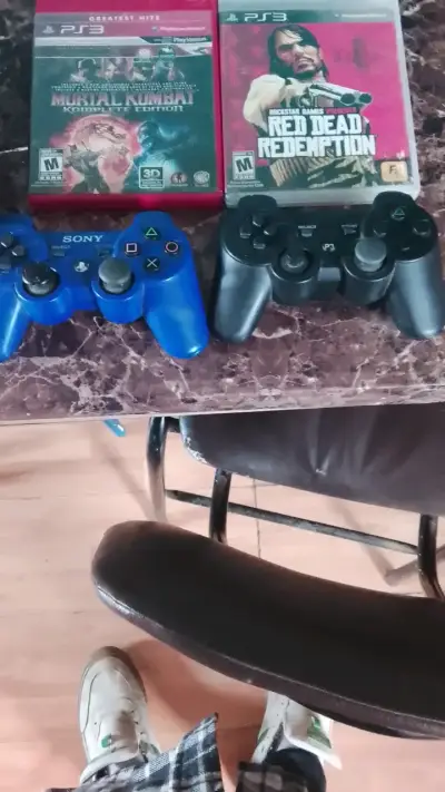Consola PS3 con juegos y controles - miniatura 4