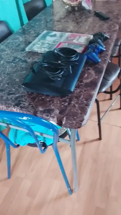 Consola PS3 con juegos y controles - miniatura 6