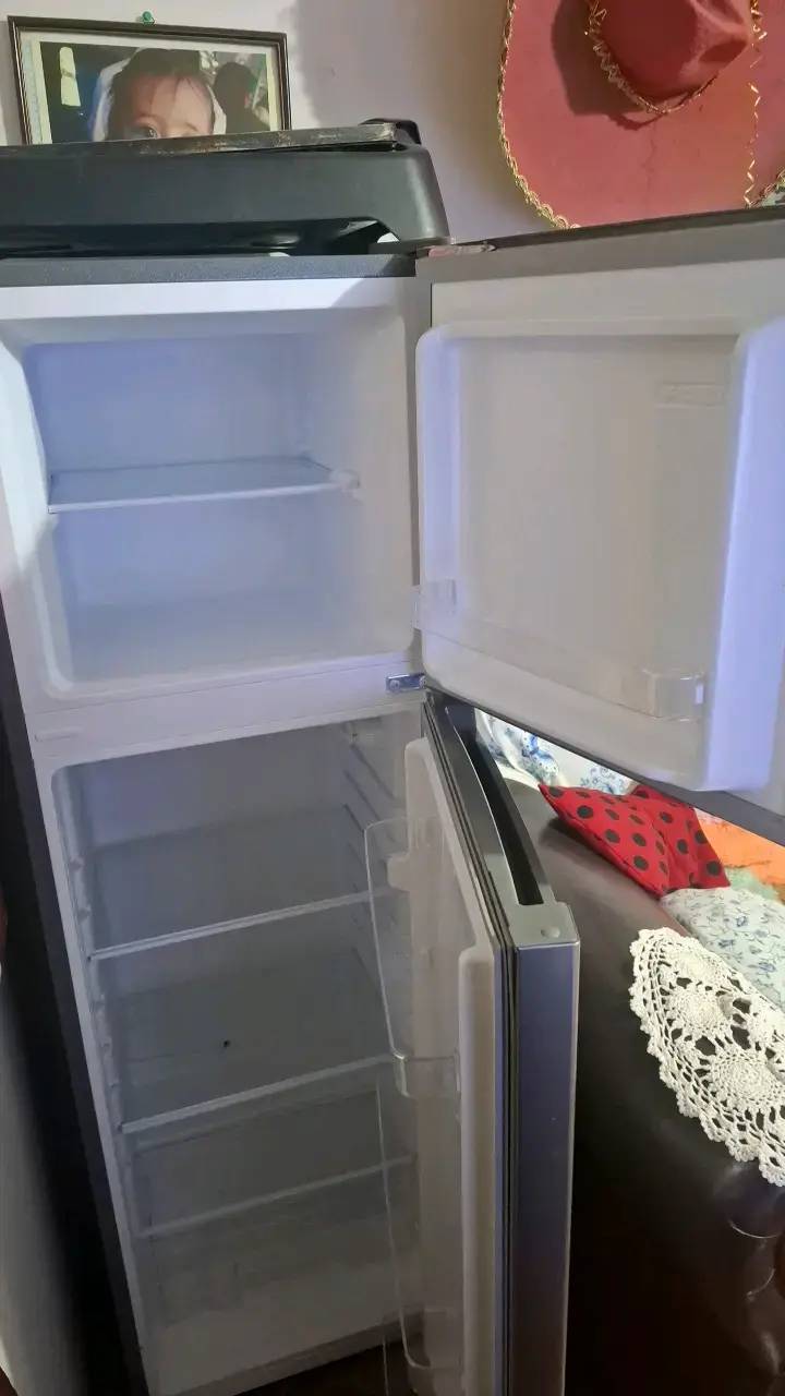 Refrigerador Libero de dos puertas en buen estado - 2