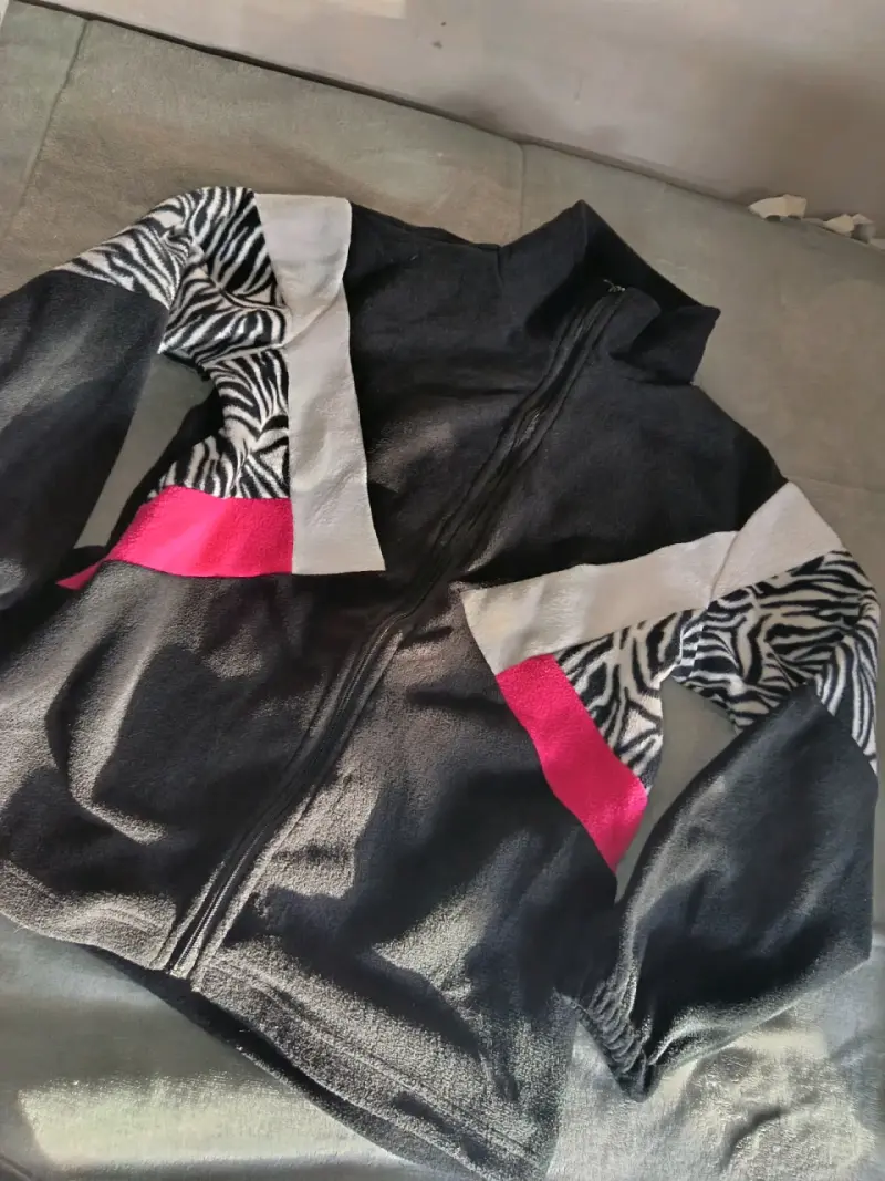 Chaqueta polar con diseño animal print - 1