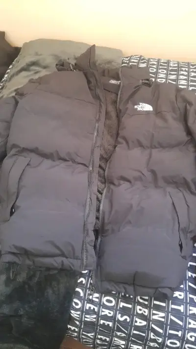 Chaqueta de plumas The North Face negra - miniatura 1