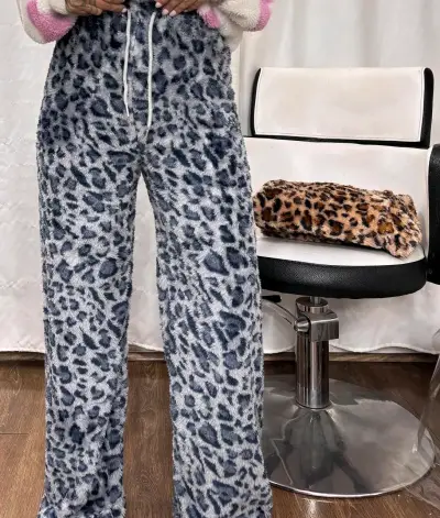Pantalones anchos de mujer con botones laterales - miniatura 5