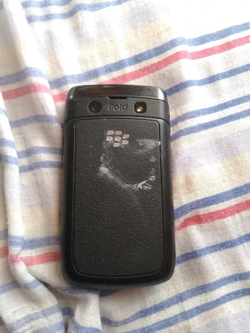 Teléfono BlackBerry Bold 9780 - 3