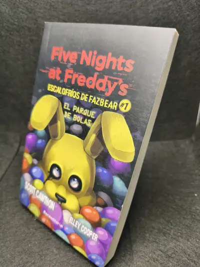 Libro Five Nights at Freddy's Escalofríos de Fazbear #1 - miniatura 3