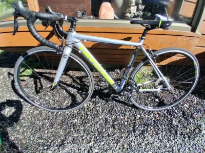 Bicicleta de carretera Cannondale gris - miniatura 2