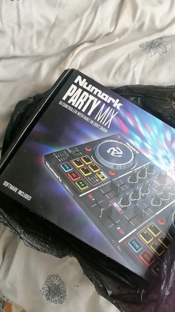Controlador DJ Numark Party Mix con Luces - 3