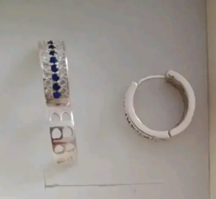 Aros de plata con piedras azules y blancas