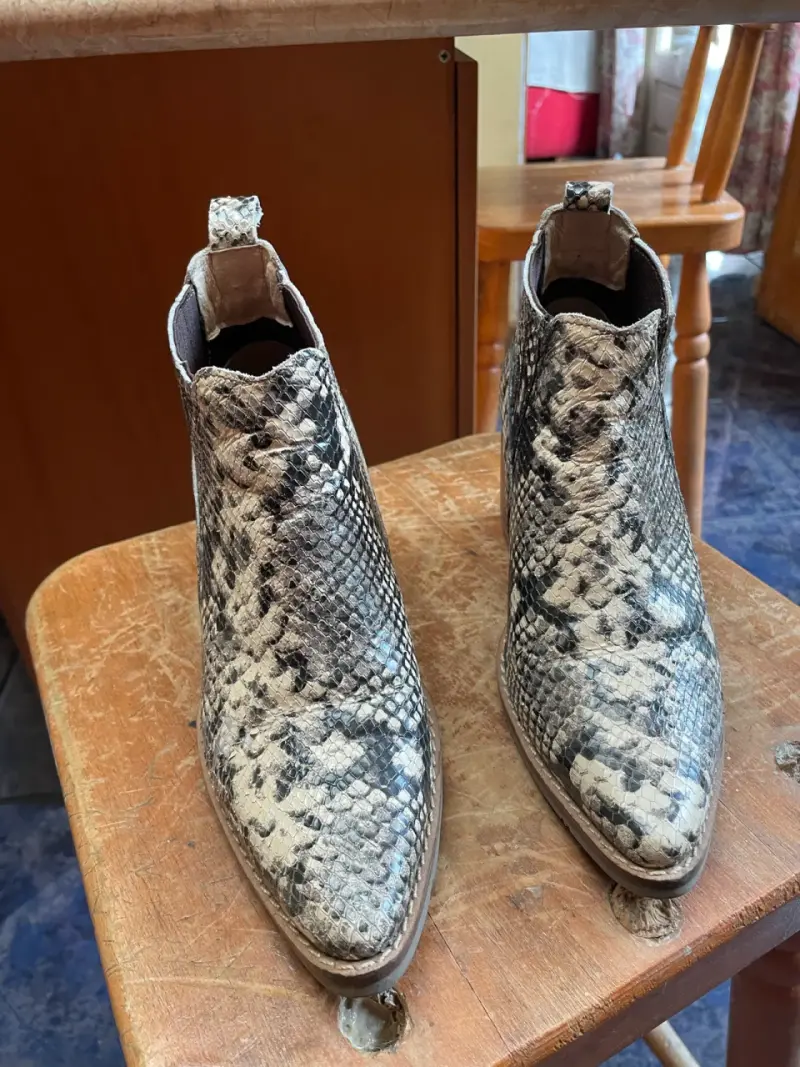 Botines de cuero con estampado de serpiente - 4