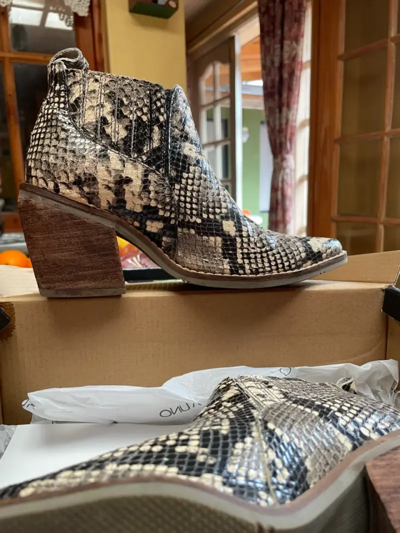 Botines de cuero con estampado de serpiente - 5