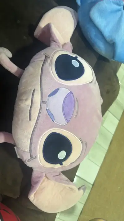 Cojín de peluche Ángel color rosa Primark Home - miniatura 1