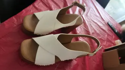 Sandalias blancas de taco alto Via Uno - miniatura 2