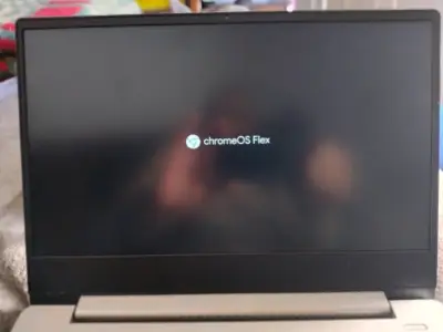 Laptop Lenovo con ChromeOS Flex y Intel Core i5 - miniatura 3