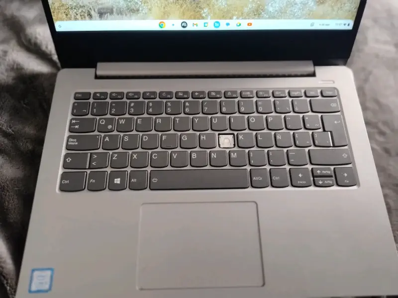 Laptop Lenovo con ChromeOS Flex y Intel Core i5 - 6
