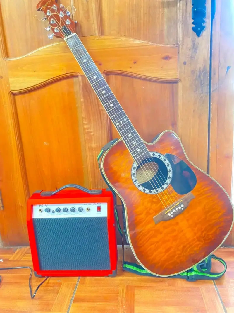 Guitarra electroacústica Memphis con amplificador - 1