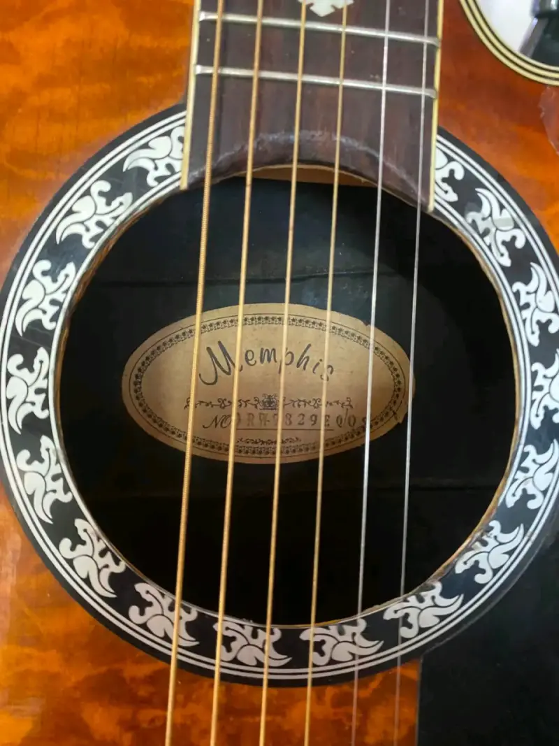 Guitarra electroacústica Memphis con amplificador - 4