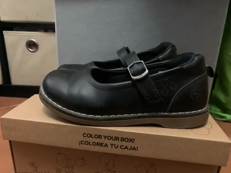 Zapatos escolares negros con hebilla para niña - 2
