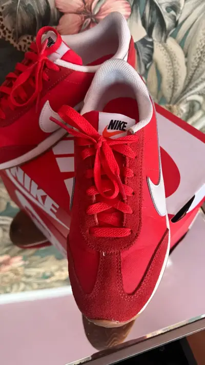 Zapatillas Nike rojas clásicas - miniatura 3