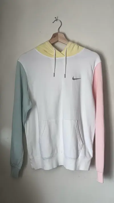 Polerón Nike multicolor con capucha - miniatura 1