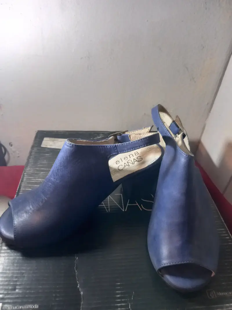 Zapatos de tacón azul Elena Cañas - 1