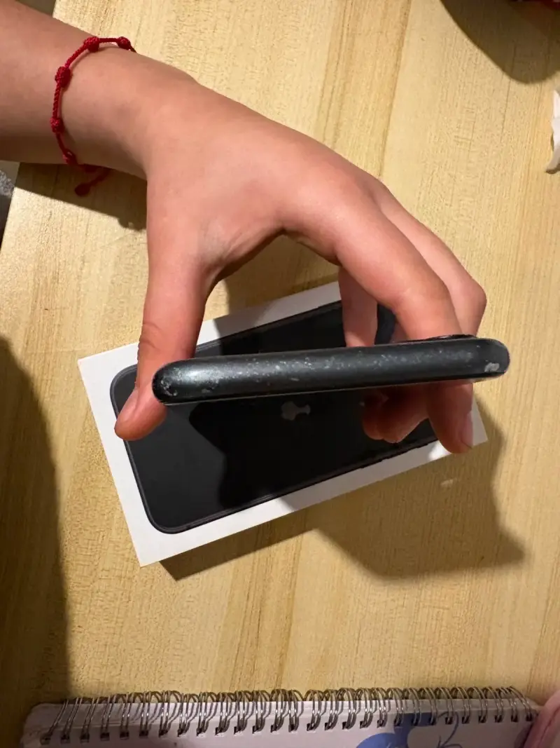 iPhone 11 negro con caja - 3