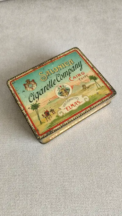Caja vintage de cigarrillos - miniatura 1