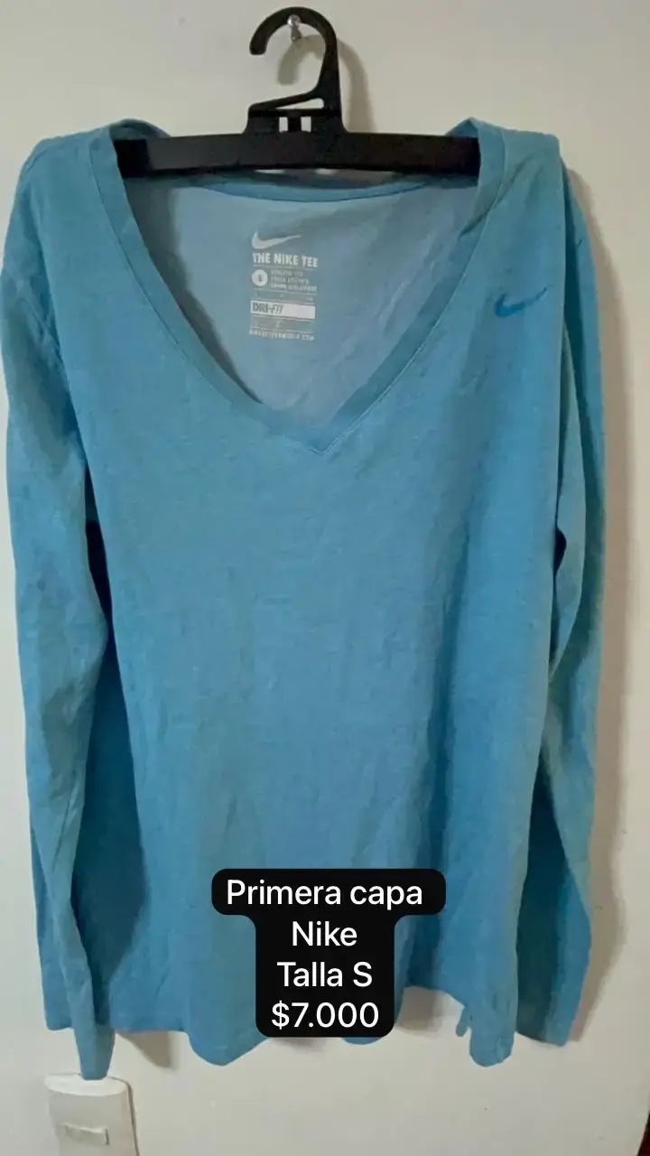 Polera térmica Nike azul talla S