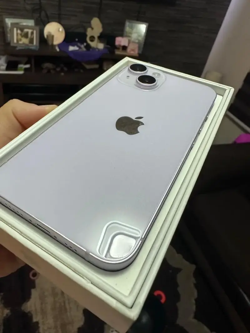 iPhone 14 128GB color lila en perfecto estado - 2