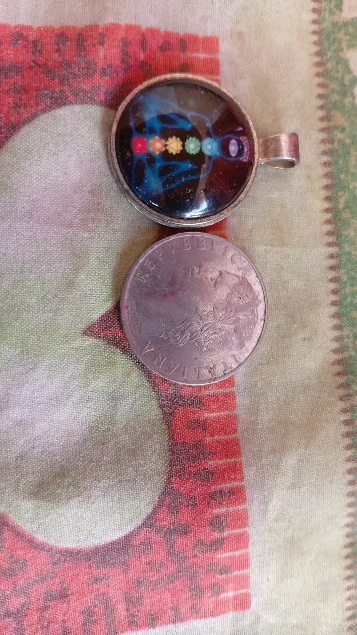 Colgante de chakra y moneda italiana de 100 liras - 1