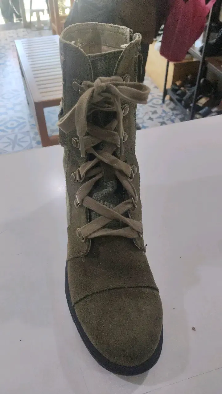 Botas de mujer Sorel verdes con cordones - 2