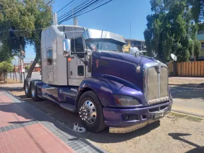 Auto compacto azul en buen estado - miniatura 1