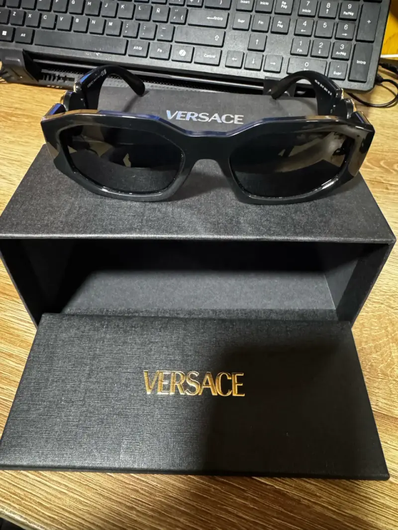 Lentes de Sol Versace original. - 1
