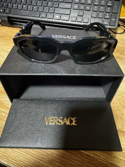 Lentes  de Sol Versace original. - miniatura 1