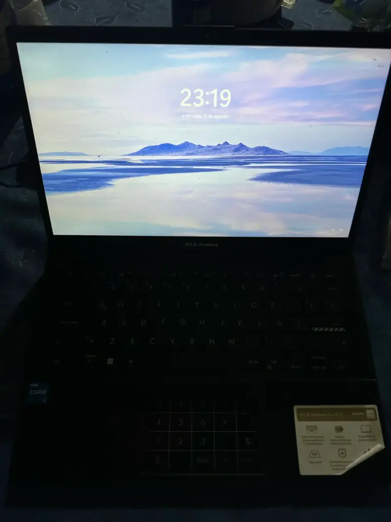 Laptop ASUS Vivobook Go 14/15 con Intel Core i3 - 1