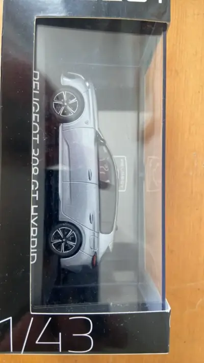 Modelo a escala Peugeot 308 GT Hybrid 1:43 - miniatura 4