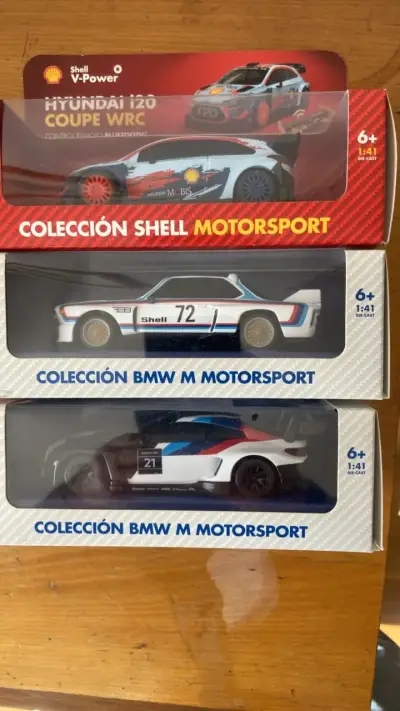 Set de Autos a Escala Shell y BMW Motorsport - miniatura 1