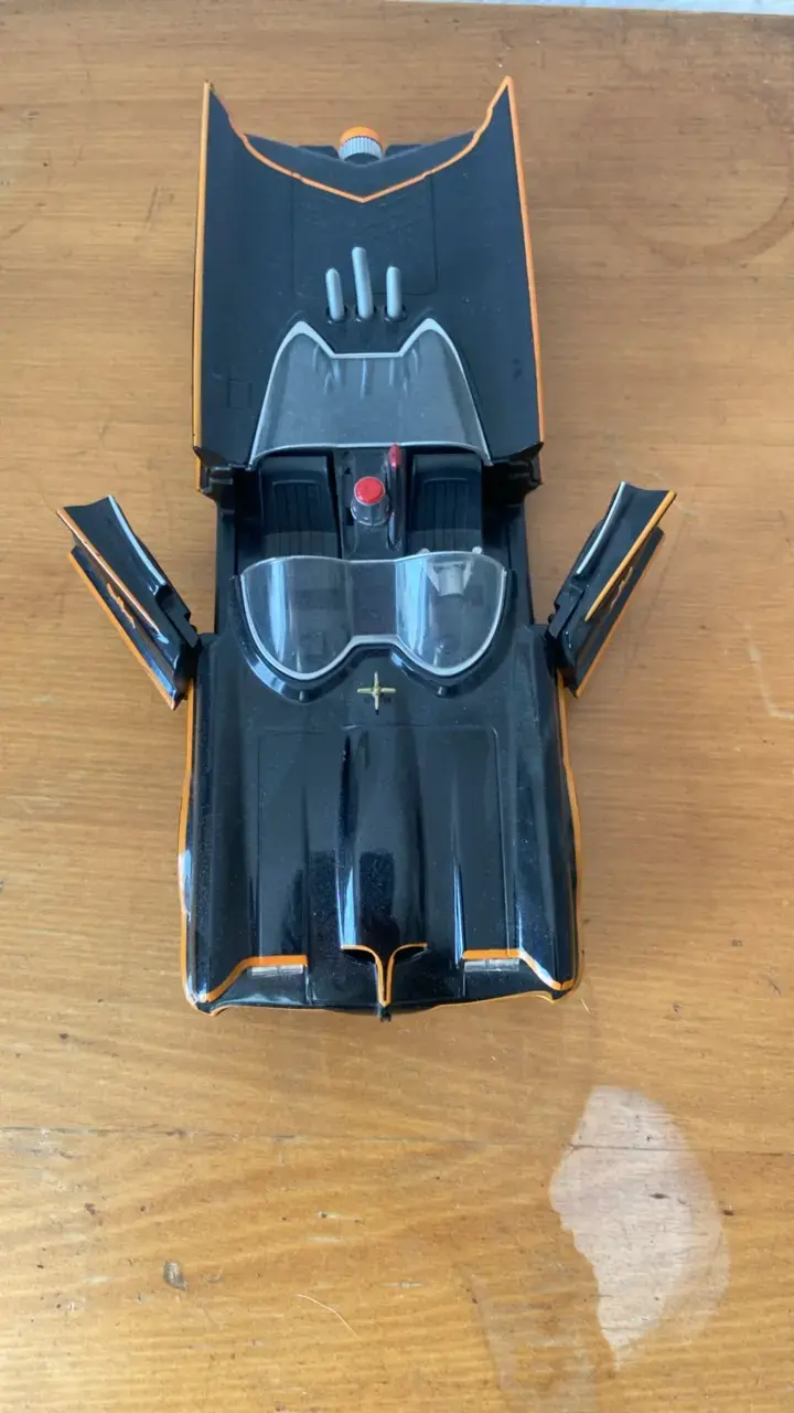 Batimóvil de colección en miniatura negro - 1