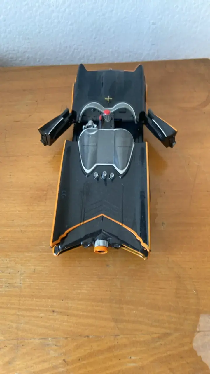 Batimóvil de colección en miniatura negro - 3