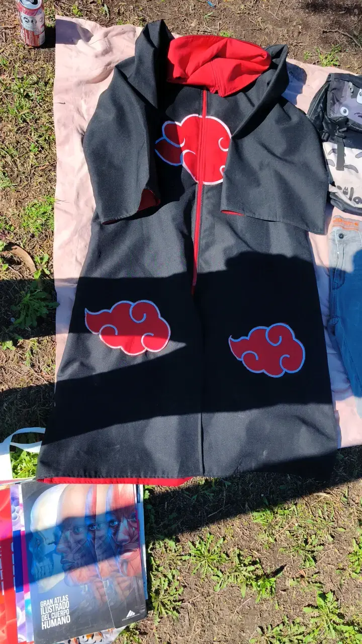 Capa cosplay Akatsuki negra y roja