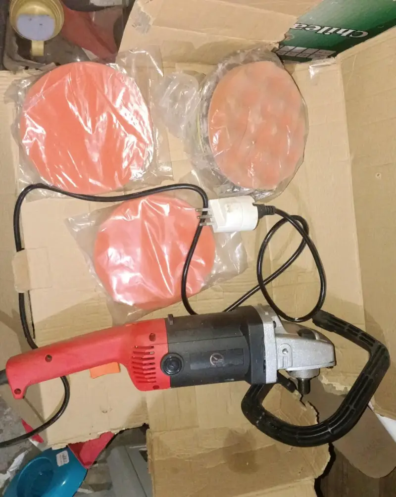 Pulidora eléctrica con discos incluidos