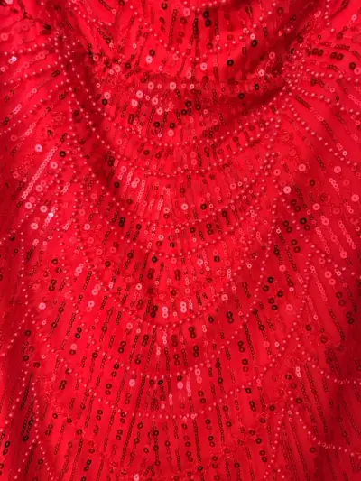 Vestido largo rojo con lentejuelas y perlas - miniatura 3