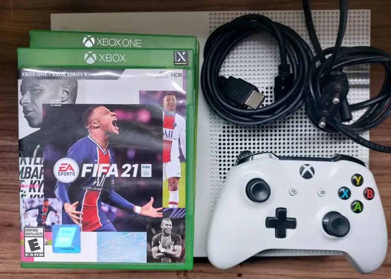 Consola Xbox One S con control y juegos - 5